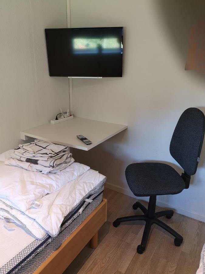 Commuter Room For One Or Two People Munkebo Exterior foto